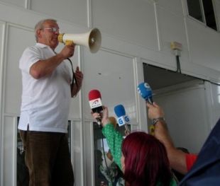 Recibimento festivo ao Patr&oacute;n Maior da Confrar&iacute;a De pescadores de Ferrol, despois de sa&iacute;r do c&aacute;rcere, en liberdade sen fianza