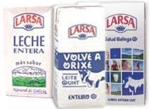 O leite deitado &iacute;a ao predio da Corporaci&oacute;n Pe&ntilde;asanta, da que fai parte a empresa Larsa