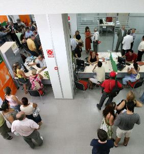 O n&uacute;mero de parados en Galiza &eacute; de 170.400 persoas; no Estado espa&ntilde;ol xa supera os 4,1 mill&oacute;ns