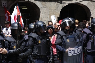 A presenza policial foi moi importante durante todo o acto / Foto: Xela Rodr&iacute;guez