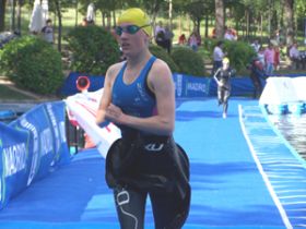 Melina Alonso, campioa estatal de triatl&oacute;n (cadete)