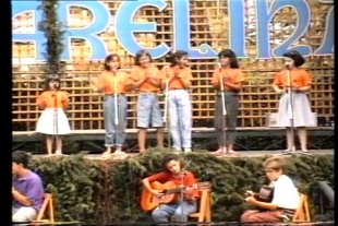 Unha actuaci&oacute;n no Festival Cantareli&ntilde;a en 1989