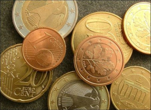 A situaci&oacute;n econ&oacute;mica est&aacute; a retraer o consumo privado