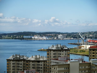 Instalaci&oacute;ns de Reganosa, vistas dende Ferrol