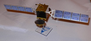 Maqueta dun dos sat&eacute;lites de SES-Astra