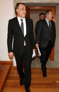 Roberto Varela e Ram&oacute;n Villares, antes da presentaci&oacute;n /Imaxe: Conchi Paz