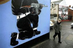 Mural do UVF nunha r&uacute;a de Belfast, 2005