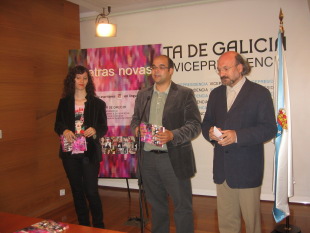 Ant&iacute;a Otero, Rub&eacute;n Cela e Ces&aacute;reo S&aacute;nchez, este luns na presentaci&oacute;n do libro-cd