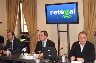 Garc&iacute;a Porto, Fern&aacute;ndez Iglesias e Guillermo Escrigas, director do CGAI, no acto de presentaci&oacute;n