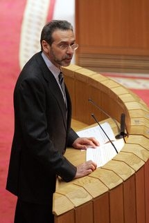 O conselleiro explicou no Parlamento a situaci&oacute;n actual da econom&iacute;a