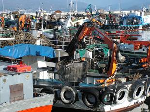 A oposici&oacute;n lamenta que non haxa axudas para a pesca de baixura, &aacute; que non se lle deixa m&aacute;is sa&iacute;da que o desmantelamento
