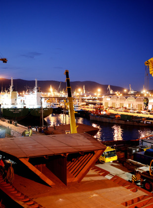 Imaxe: Factor&iacute;a Naval Mar&iacute;n