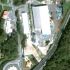 Na foto, de Google Maps, p&oacute;dense ver as redes amoreadas f&oacute;ra da nave, antes do lume, ao car&oacute;n da autov&iacute;a