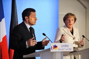 O franc&eacute;s Sarkozy e a alem&aacute; Merkel manti&ntilde;an unha postura discordante coa de EUA