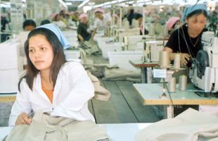 F&aacute;brica textil en Cambodia / Foto: Athit Kong