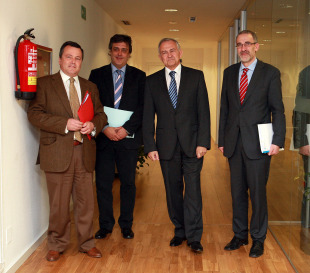 &Aacute; esquerda, Agust&iacute;n Hern&aacute;ndez, xunto a Pedro Puy, M&eacute;ndez Romeu e Gumersindo Guinarte