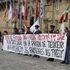 Concentraci&oacute;n silente no Obradoiro en protesta polos rexistros corporais a familiares de presos en Teixeiro