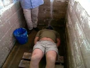 T&eacute;cnica empregada nos interrogatorios co&ntilde;ecida como 'waterboarding'
