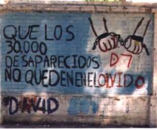 Diferentes colectivos, como as Nais e Avoas da Praza de Maio reivindican a recuperaci&oacute;n da memoria