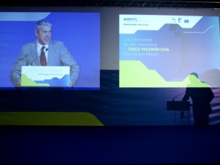 Jos&eacute; S&oacute;crates anuncia o lanzamento do concurso para o primeiro tramo do TAV Lisboa-Madrid, este luns en &Eacute;vora