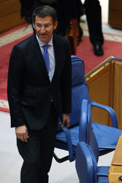 Feijoo, antes da crispada sesi&oacute;n de control no Parlamento
