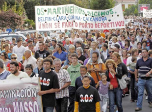 Imaxe dunha das manifestaci&oacute;ns do Foro Social de Cangas contra o porto deportivo
