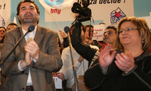 Tereixa Paz durante un acto pol&iacute;tico en Ourense co l&iacute;der do BNG