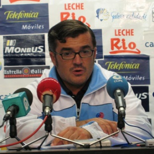 Paco Garc&iacute;a, adestrador do equipo