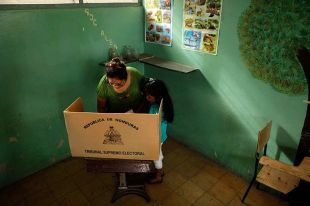 A afluencia &aacute;s urnas foi moi escasa, segundo os medios internacionais
