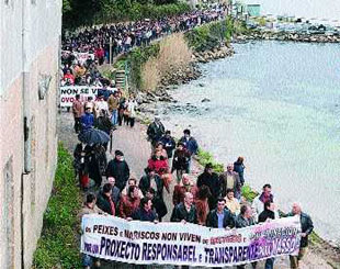 Imaxes dunha mobilizaci&oacute;n anterior en Cangas