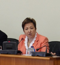 Pilar Farjas en xu&ntilde;o na Comisi&oacute;n de Sanidade do Parlamento