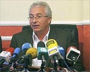 Tres semanas despois da moci&oacute;n de censura, Louz&aacute;n premiou a Silva cunha dedicaci&oacute;n na Deputaci&oacute;n de 65 mil euros ao anos