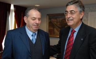 Rodr&iacute;guez Lema, &aacute; esquerda, acompa&ntilde;ado do presidente da Deputaci&oacute;n da Coru&ntilde;a, Fern&aacute;ndez Moreda