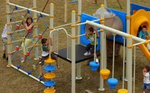 Alg&uacute;ns dos xogos dos parques infant&iacute;s e dos circu&iacute;tos saud&aacute;beis (para facer deporte nenos e grandes)