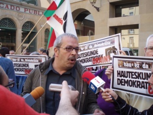 Juan Mari Olano, nunha outra manifestaci&oacute;n pro-aminist&iacute;a / Euskal Herria Indymedia