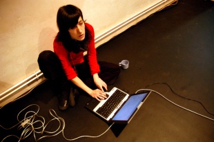 Un momento da actividade de K&ograve;nic thtr / Foto: Guix e Adolf Alca&ntilde;iz