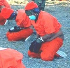 Prisioneiros no centro de detenci&oacute;n de Guant&aacute;namo