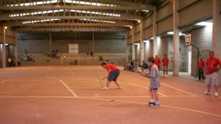Un momento das partidas entre as parroquias combatentes