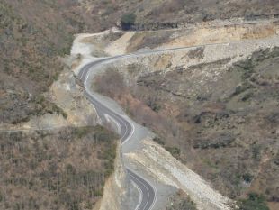 D&uacute;as imaxe da estrada de Seoane-Pedrafita / Fotos: pedrafitacourel.blogspot.com (clique para ampliar)