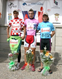 O podio final, con Mart&iacute;n, Vicente e Mac&iacute;a