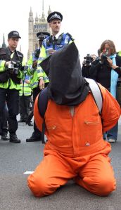 Protesta, en Londres, contra a prisi&oacute;n de Guant&aacute;namo / Flickr: lewishamdreamer