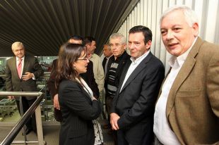 Ana Miranda e Guillerme V&aacute;zquez, nunha visita &aacute;s instalaci&oacute;ns de Feiraco, en Ames