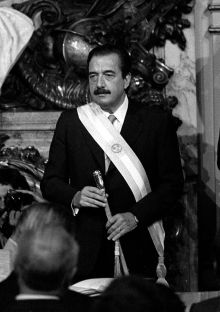 No 1983, na s&uacute;a investidura como presidente