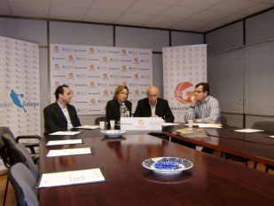 Durante a presentaci&oacute;n da selecci&oacute;n, de esquerda a dereita, Diego Ocampo, Marta Souto e Francisco Mart&iacute;n