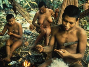 Unha imaxe dos akuntsu, un pobo que est&aacute; a desaparecer no Brasil