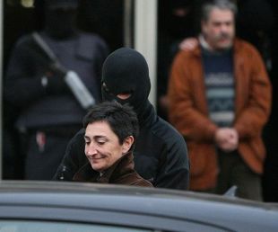 Elena Beloki e Xabier Salutregi no momento de ser detidos en 2007, ao comezar a instruci&oacute;n do sumario