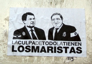 Un cartaz alusivo a dous dos "eternos" dirixentes coru&ntilde;eses, Paco V&aacute;zquez e Lendoiro, que estudaron xuntos, mesa con mesa / Flickr: seretuaccidente