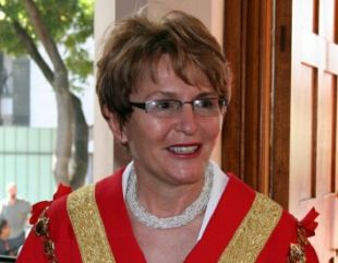 A l&iacute;der da oposici&oacute;n, a alcaldesa de Cidade do Cabo, Helen Zille