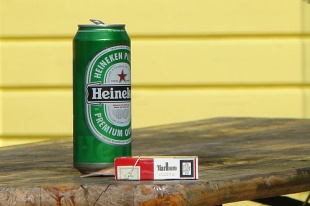 O alcol e m&aacute;is o tabaco subiron considerabelmente no conxunto do Estado / Flickr: charlesfred
