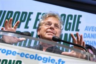 A imaxe de Daniel Cohn-Bendit, l&iacute;der de Europe Ecologie, &eacute; portada no Lib&eacute;ration